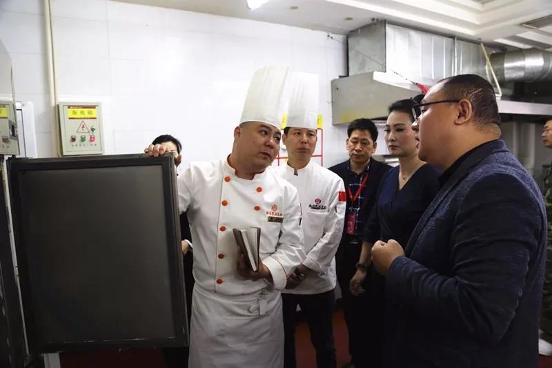 1523339775938208.jpg 2.jpg